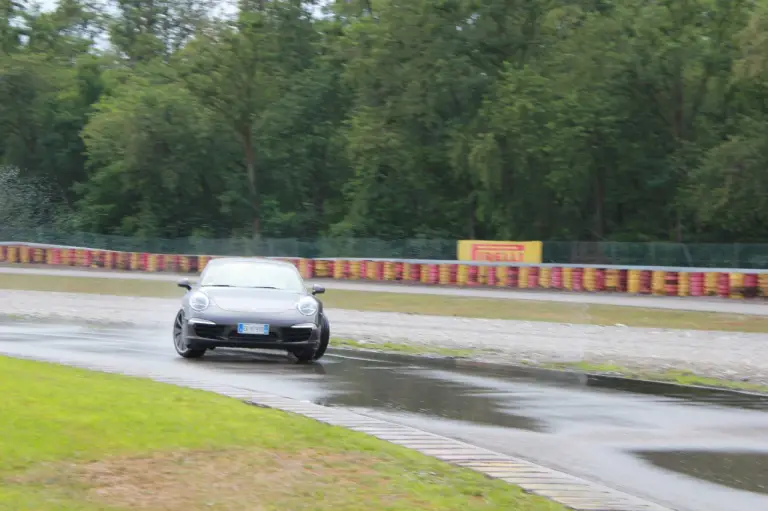 Porsche 911 Carrera S - Prova su strada e su pista Pirelli - 165