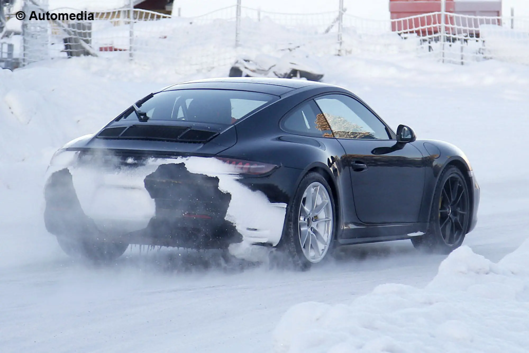 Porsche 911 e 911 Turbo 2015 - Foto spia 24-01-2014 - 8