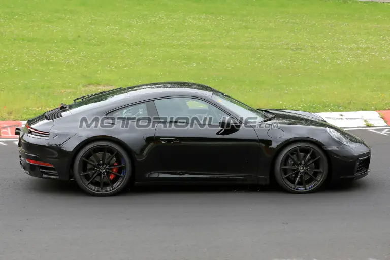 Porsche 911 foto spia 22 giugno 2018 - 5