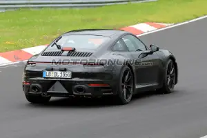 Porsche 911 foto spia 22 giugno 2018