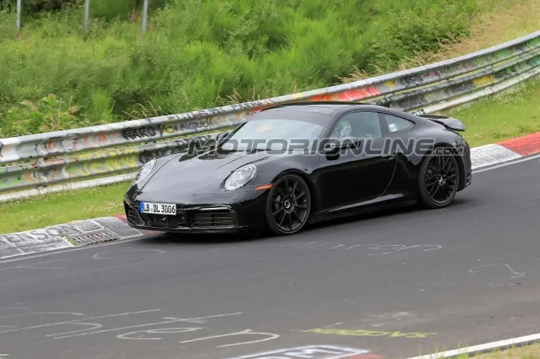 Porsche 911 foto spia 22 giugno 2018 - 12