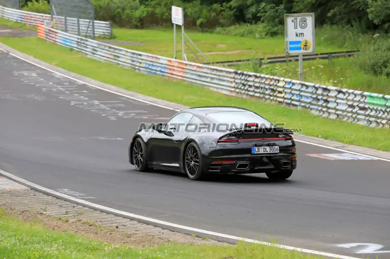 Porsche 911 foto spia 22 giugno 2018 - 16