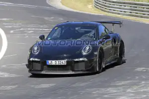 Porsche 911 GT2 (foto spia) - 9