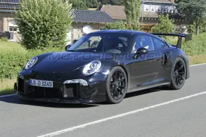 Porsche 911 GT2 (foto spia) - 17