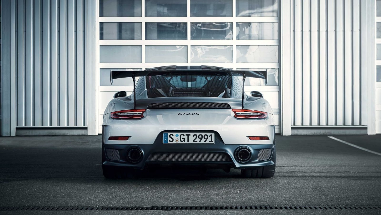 Porsche 911 GT2 RS - Goodwood 2017