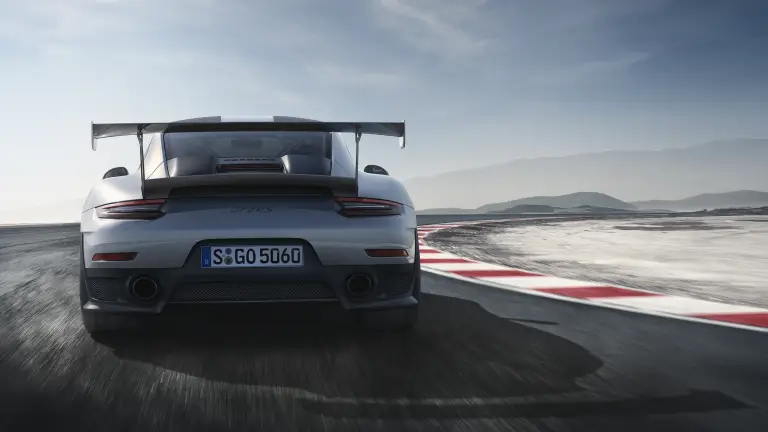 Porsche 911 GT2 RS 2019 - 5