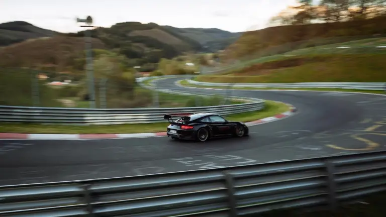 Porsche 911 GT2 RS - Record Nurburgring - 19