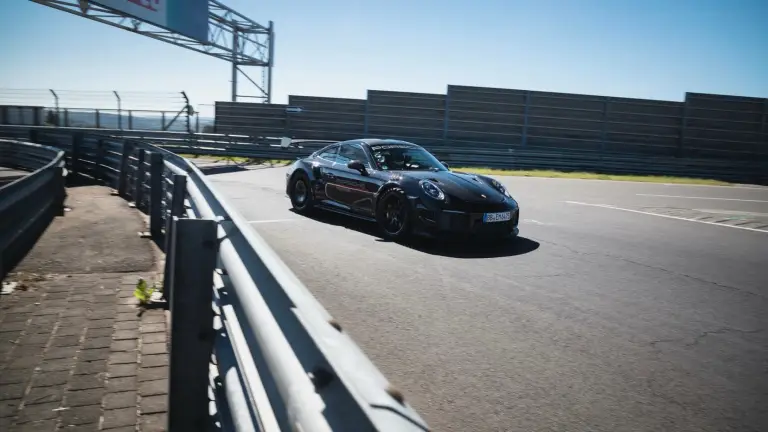 Porsche 911 GT2 RS - Record Nurburgring - 8