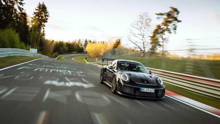 Porsche 911 GT2 RS - Record Nurburgring - 11