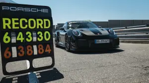 Porsche 911 GT2 RS - Record Nurburgring - 17