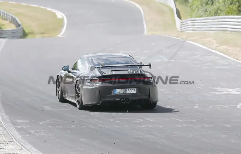 Porsche 911 GT3 2023 - Foto spia 24-06-2022 - 13