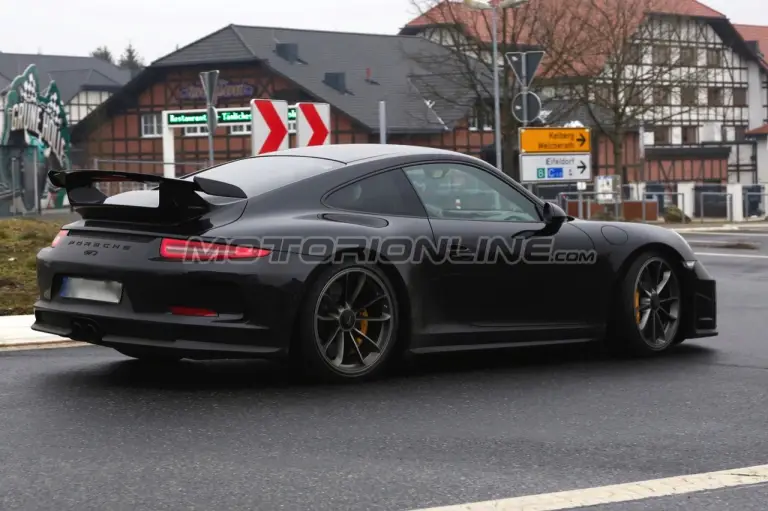 Porsche 911 GT3 facelift - Foto spia 18-02-2016 - 13