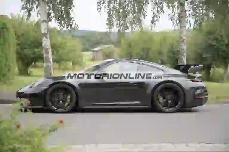 Porsche 911 GT3 - Foto spia 15-9-2020 - 2