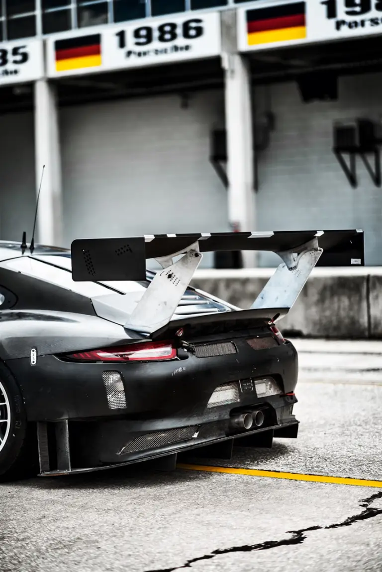 Porsche 911 GT3 R - 1