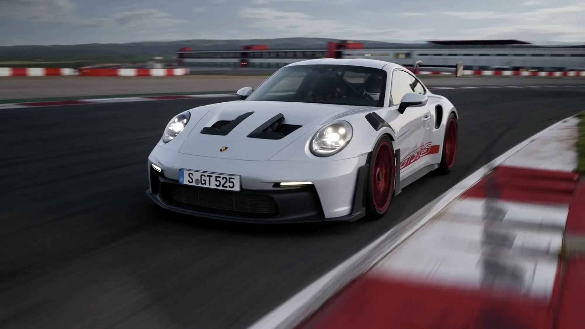 Porsche 911 GT3 RS 2023 - Foto - 30