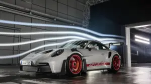 Porsche 911 GT3 RS 2023 - Foto - 16