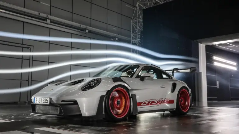 Porsche 911 GT3 RS 2023 - Foto - 16