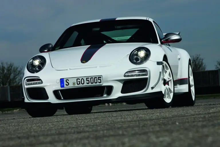 Porsche 911 GT3 RS 4.0 mega-gallery - 2
