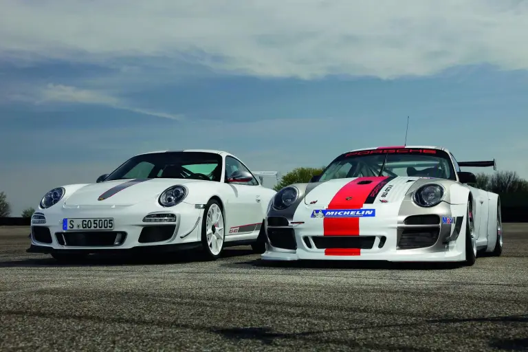 Porsche 911 GT3 RS 4.0 mega-gallery - 4