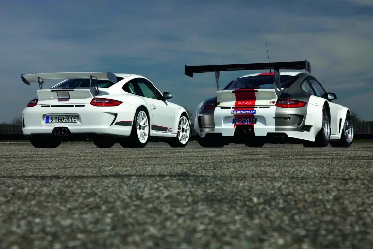 Porsche 911 GT3 RS 4.0 mega-gallery - 13