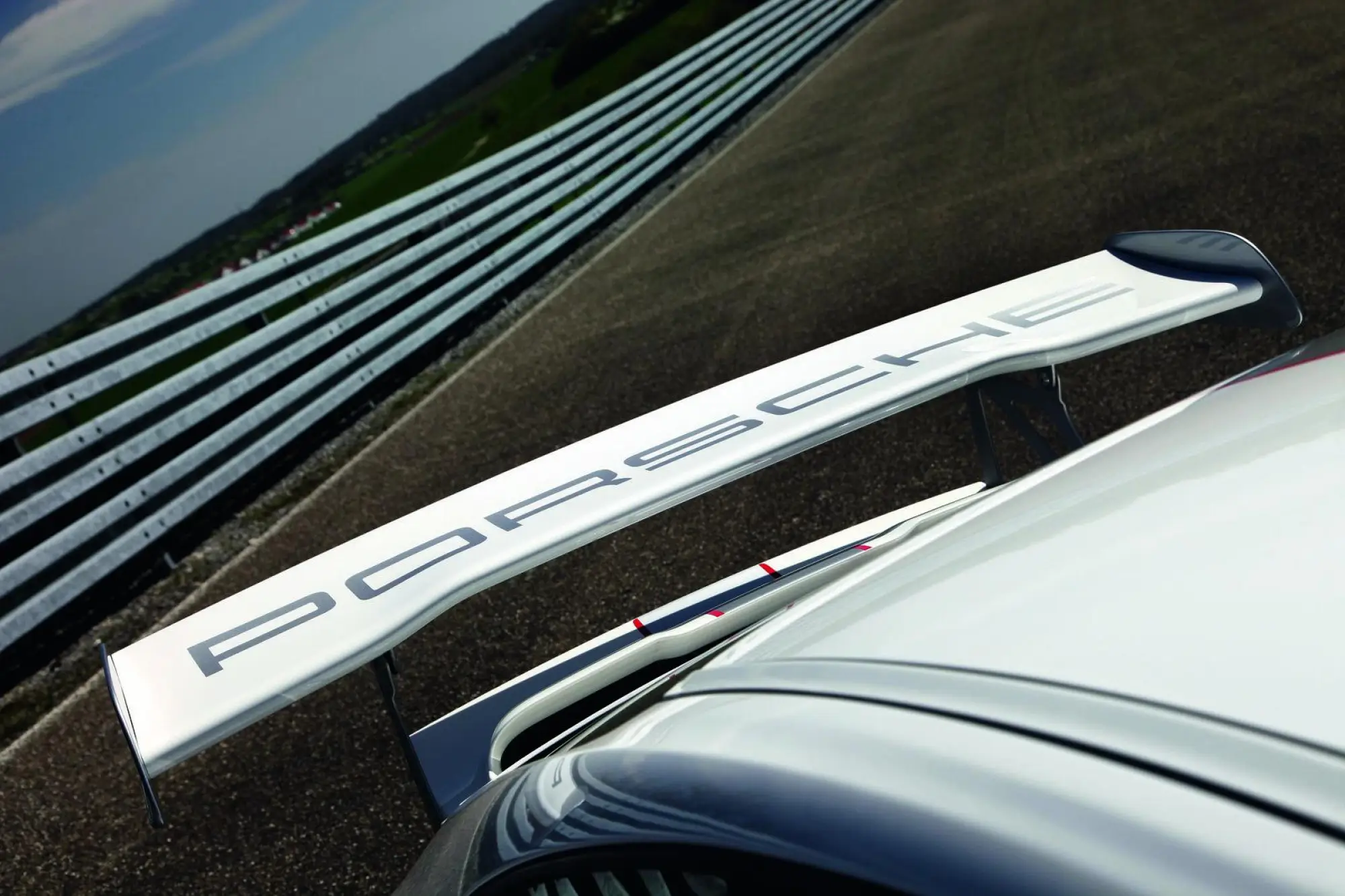 Porsche 911 GT3 RS 4.0 mega-gallery - 15