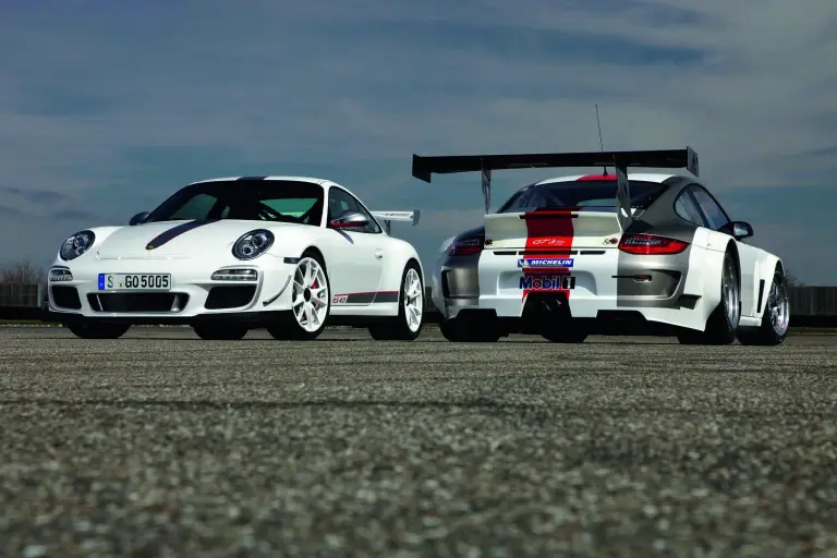 Porsche 911 GT3 RS 4.0 mega-gallery - 16