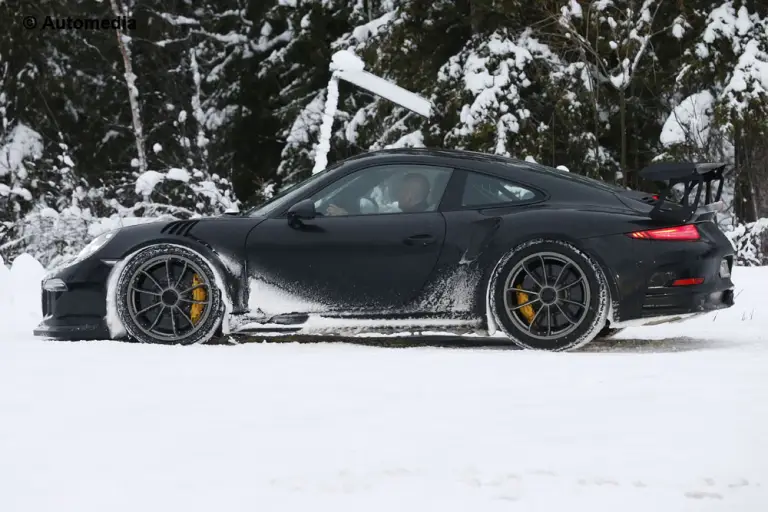Porsche 911 GT3 RS - foto spia - 6