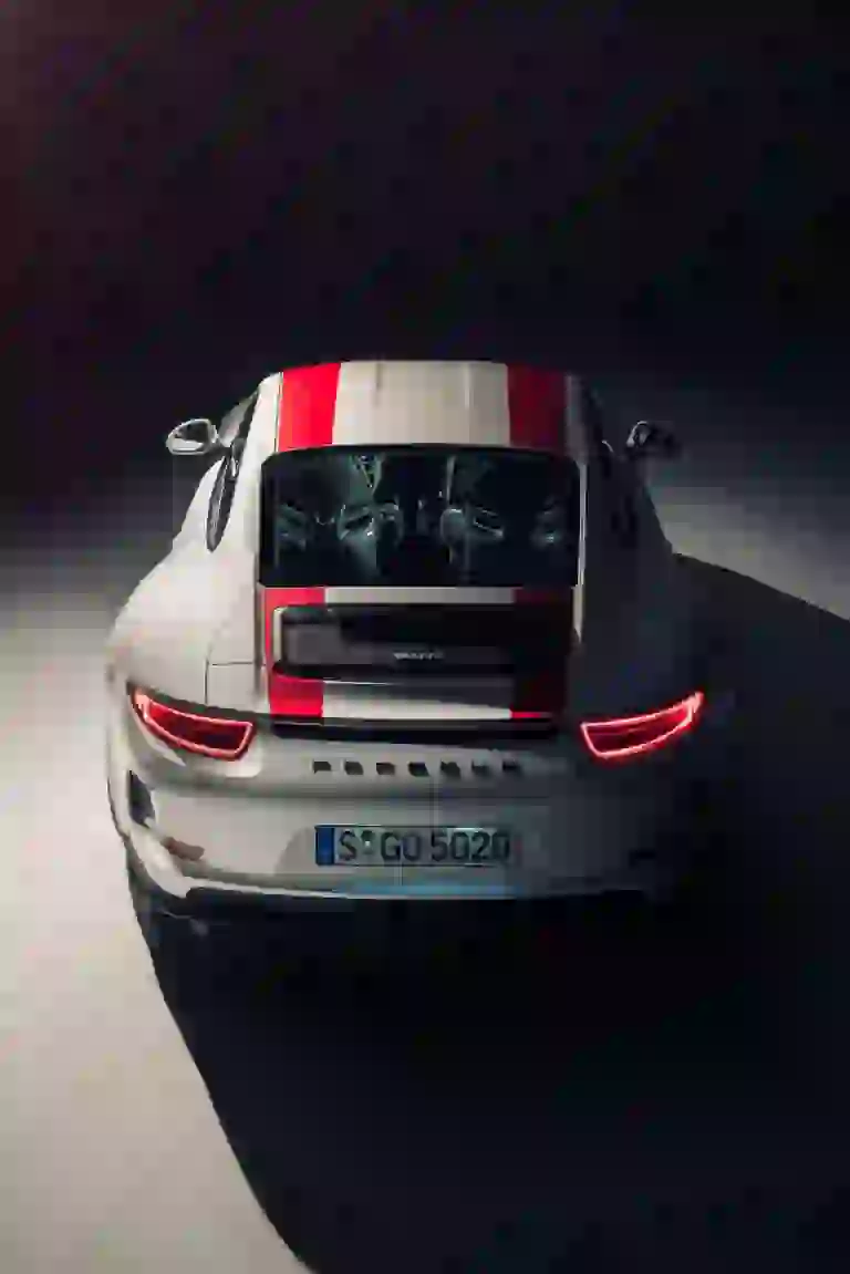 Porsche 911 GT3 Touring Package  - 10