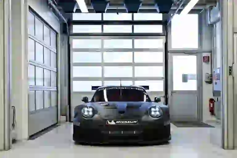 Porsche 911 GTE 2017 - 1