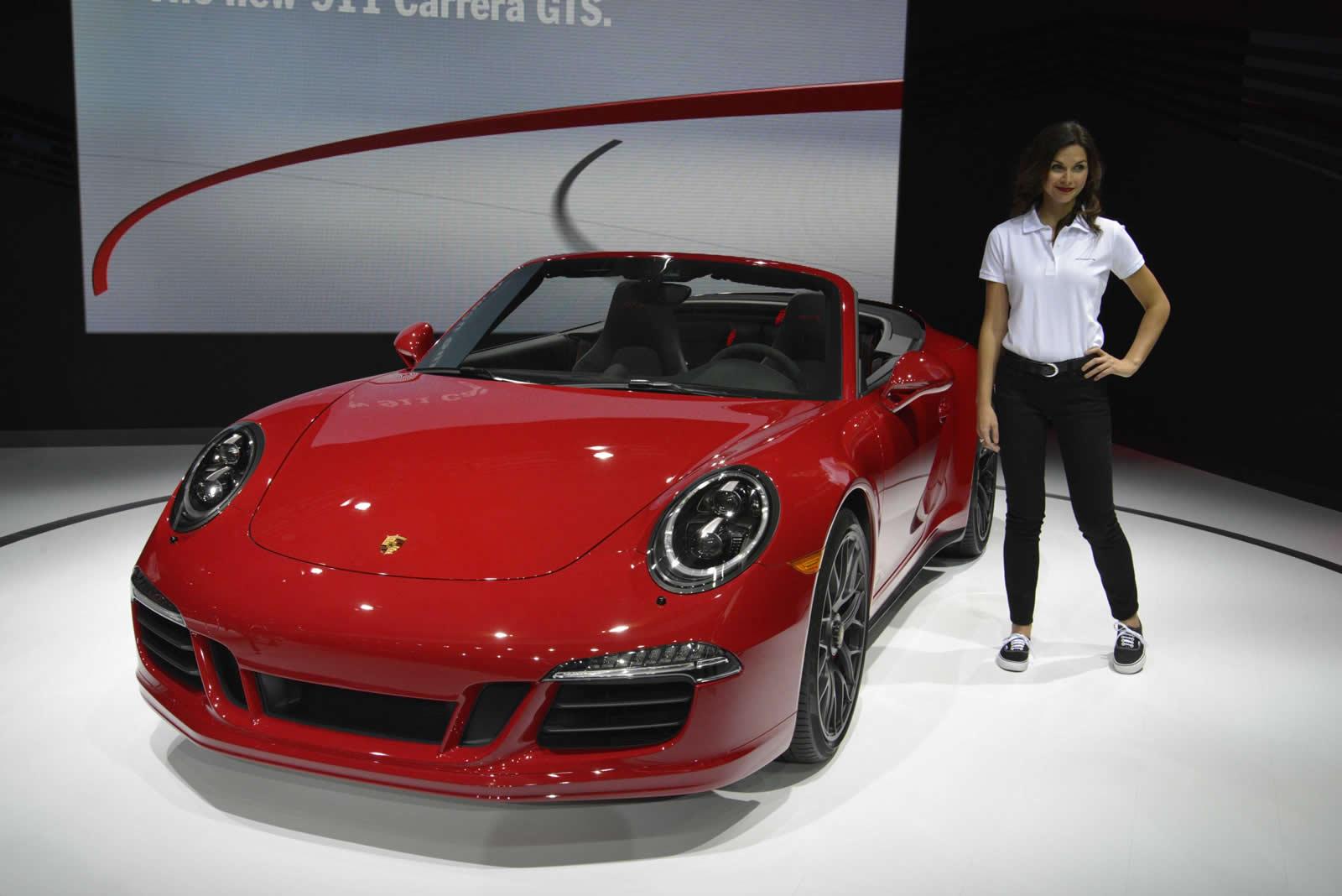 Porsche 911 GTS 2015 e Cayenne GTS 2015 - Salone di Los Angeles 2014