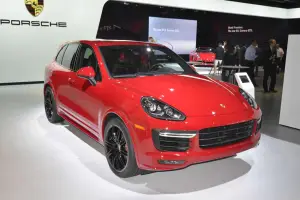 Porsche 911 GTS 2015 e Cayenne GTS 2015 - Salone di Los Angeles 2014