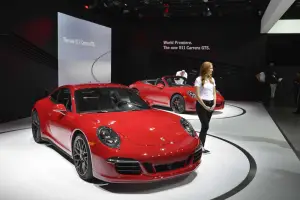 Porsche 911 GTS 2015 e Cayenne GTS 2015 - Salone di Los Angeles 2014 - 7