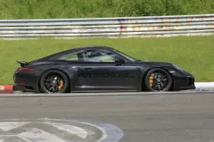 Porsche 911 GTS 2017 - Foto spia 16-06-2016