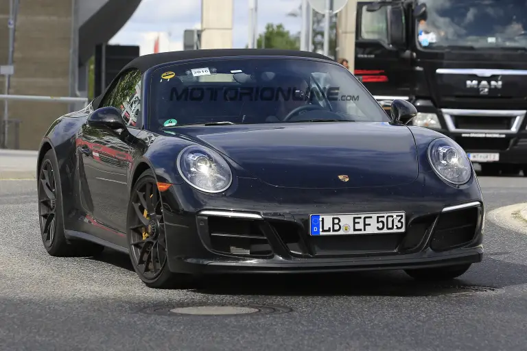Porsche 911 GTS 2017 - Foto spia 16-06-2016 - 8