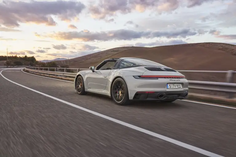Porsche 911 GTS 2021 - 23