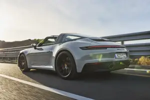 Porsche 911 GTS 2021 - 24