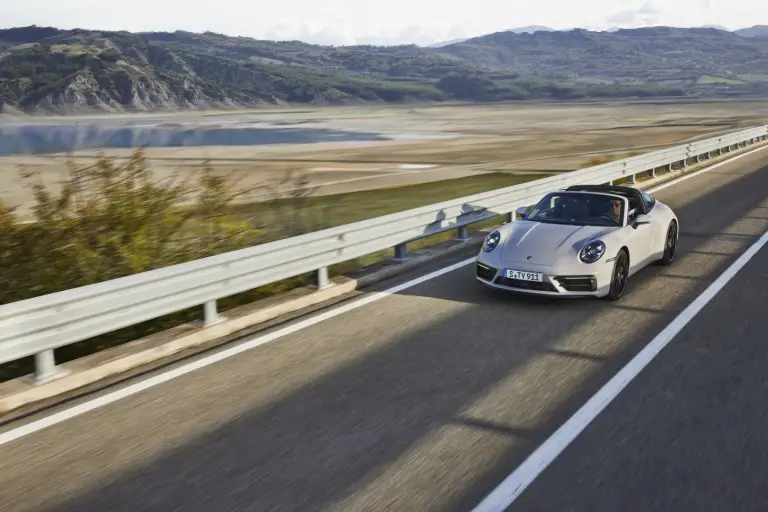 Porsche 911 GTS 2021 - 27
