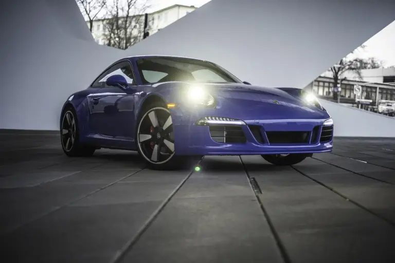 Porsche 911 GTS Club Coupe - 4