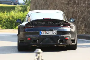 Porsche 911 GTS foto spia 27 luglio 2018