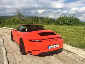 Porsche 911 GTS - 22