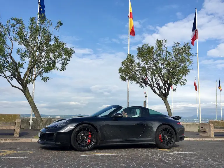 Porsche 911 GTS - 9