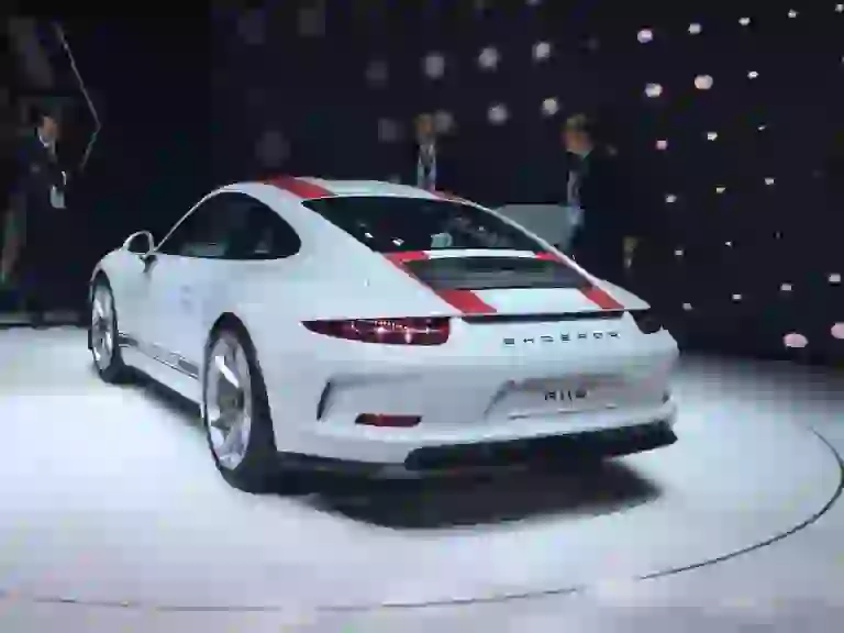Porsche 911 R- Salone di Ginevra 2016 - 3