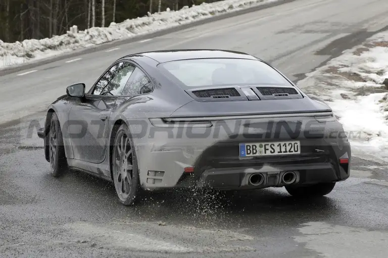 Porsche 911 restyling - Foto Spia 25-03-2022 - 14