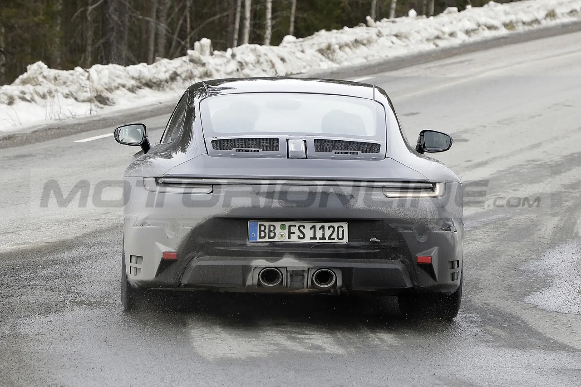 Porsche 911 restyling - Foto Spia 25-03-2022 - 15