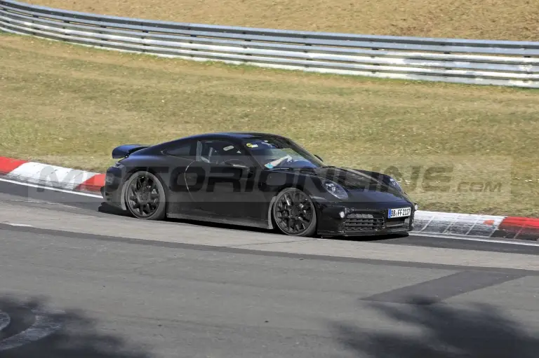 Porsche 911 restyling - Foto Spia 25-03-2022 - 10
