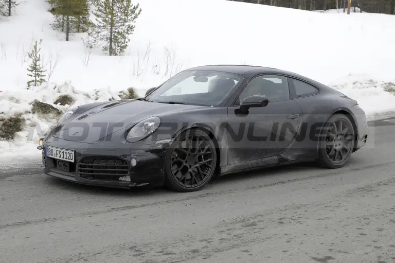 Porsche 911 restyling - Foto Spia 25-03-2022 - 35