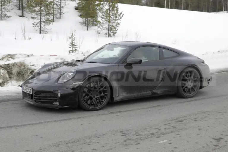 Porsche 911 restyling - Foto Spia 25-03-2022 - 32