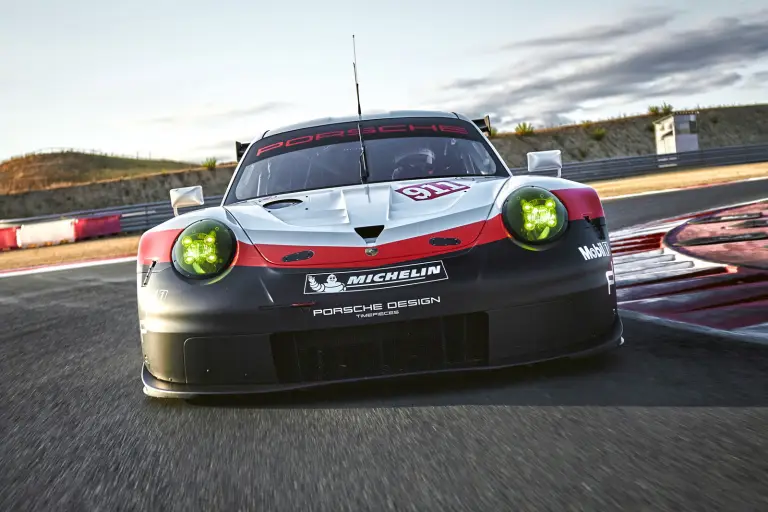 Porsche 911 RSR 2017 - 2