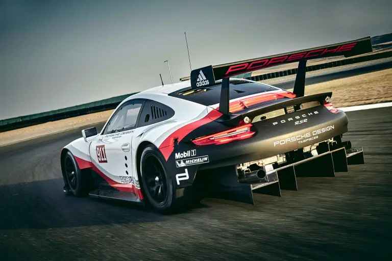 Porsche 911 RSR 2017 - 3