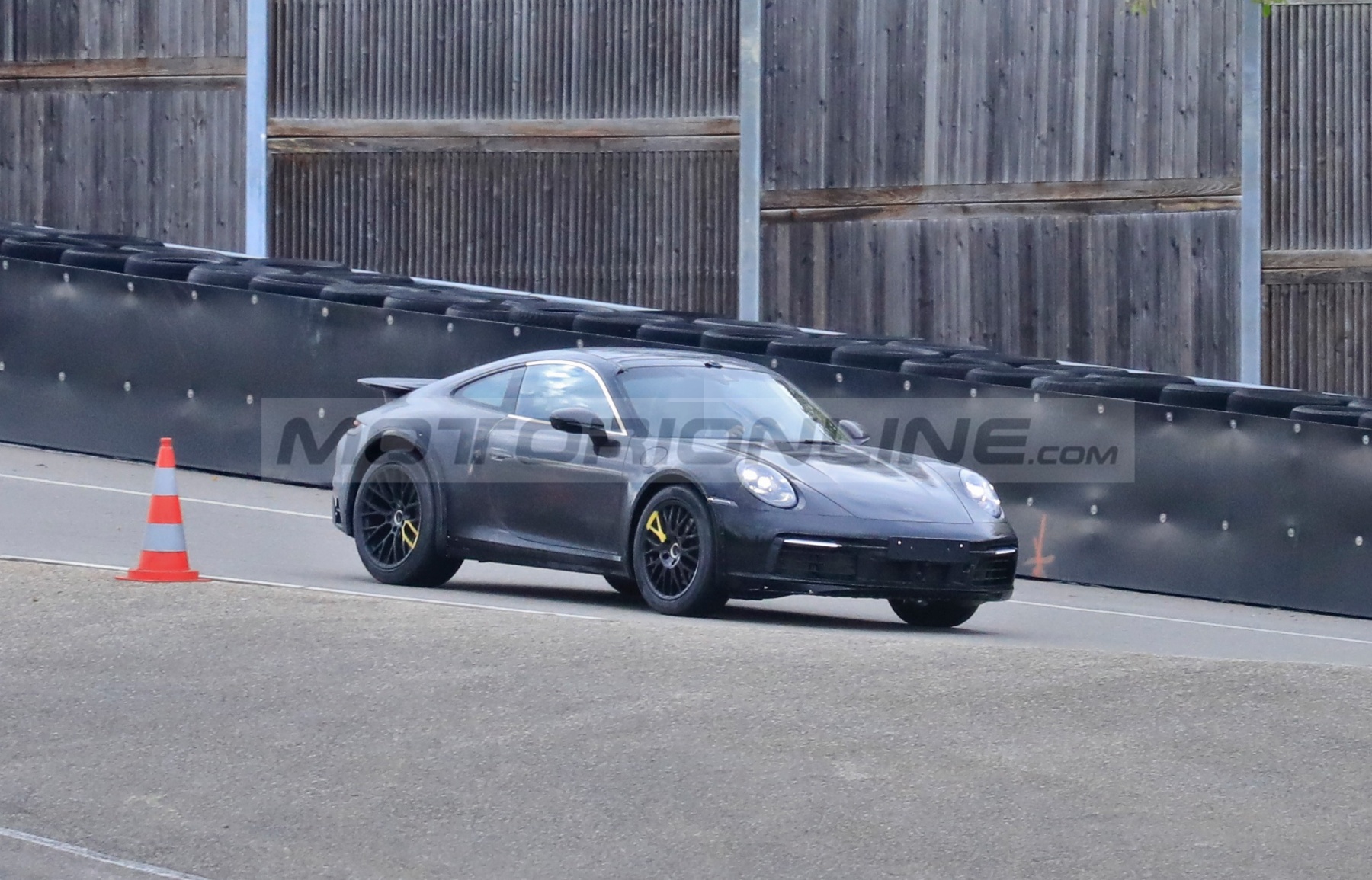 Porsche 911 Safari 2021 - Foto spia 01-12-2020